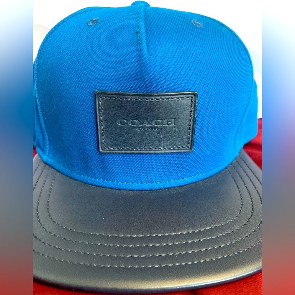 COACH FLAT, LEATHER BRIM HAT CAP
